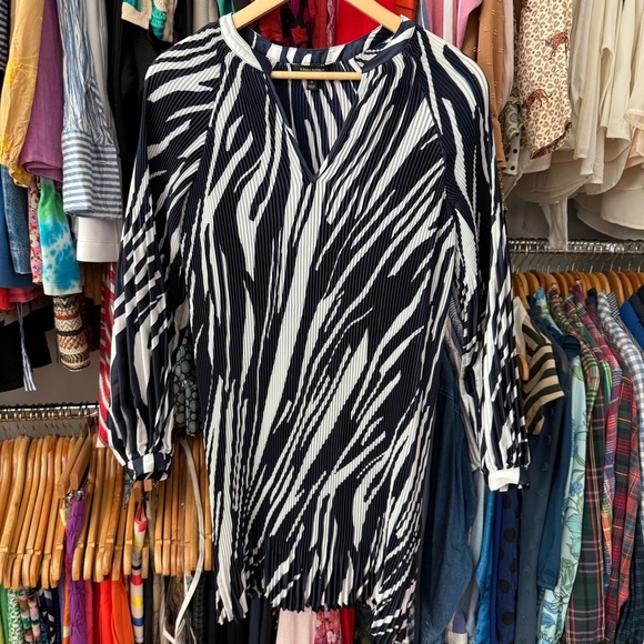 Banana Republic Petite Pleated Mini Dress Small Navy Zebra - Picture 2 of 9
